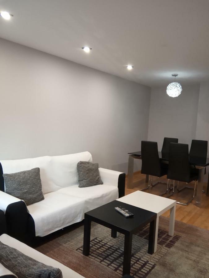 Apartamento Los Lirios Logroño Exteriör bild