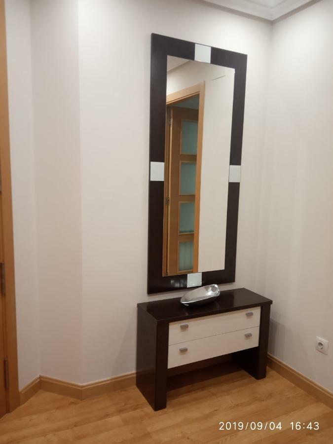 Apartamento Los Lirios Logroño Exteriör bild